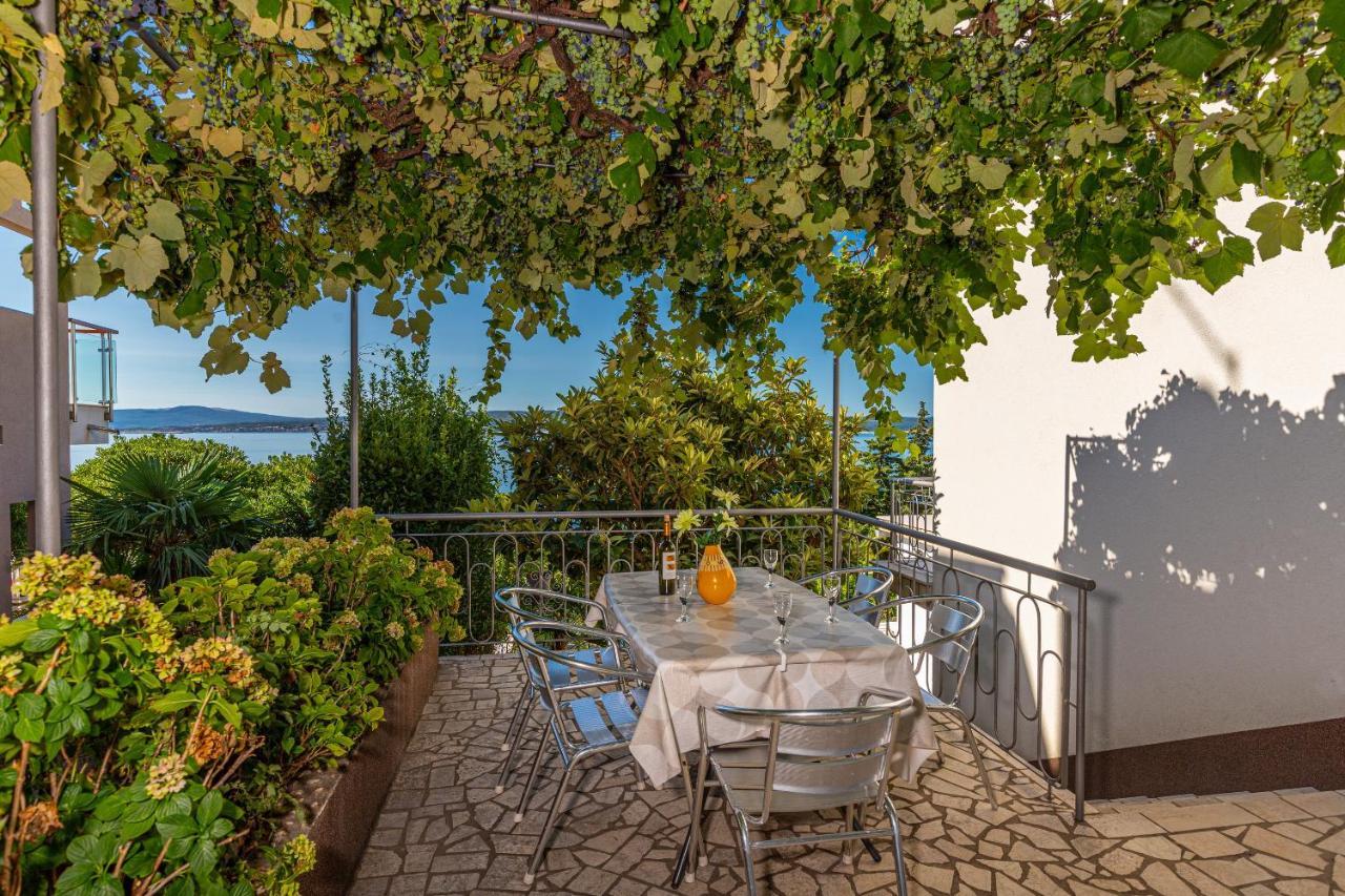Apartmani Loki Dramalj Exterior foto