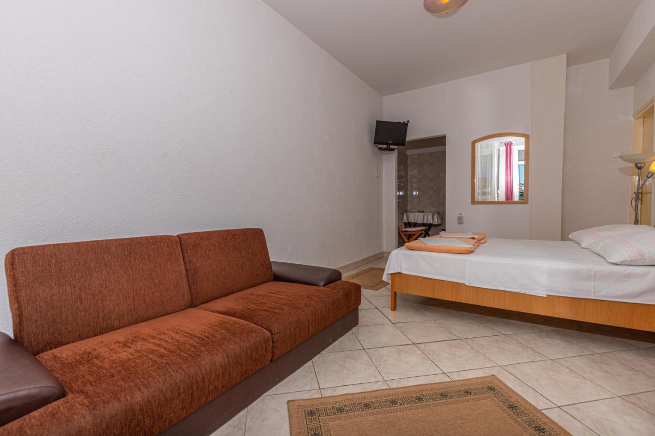 Apartmani Loki Dramalj Exterior foto