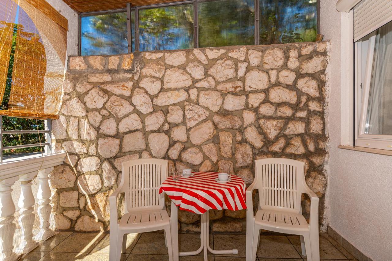 Apartmani Loki Dramalj Exterior foto