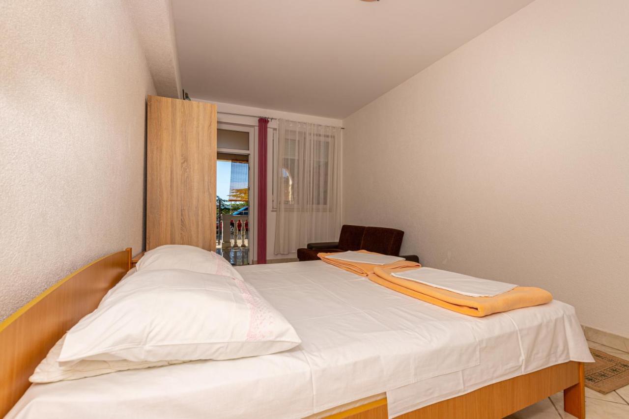 Apartmani Loki Dramalj Exterior foto