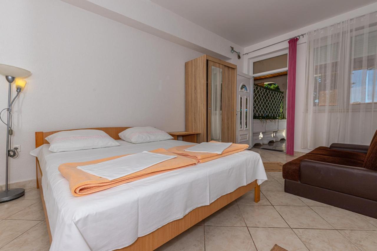Apartmani Loki Dramalj Exterior foto