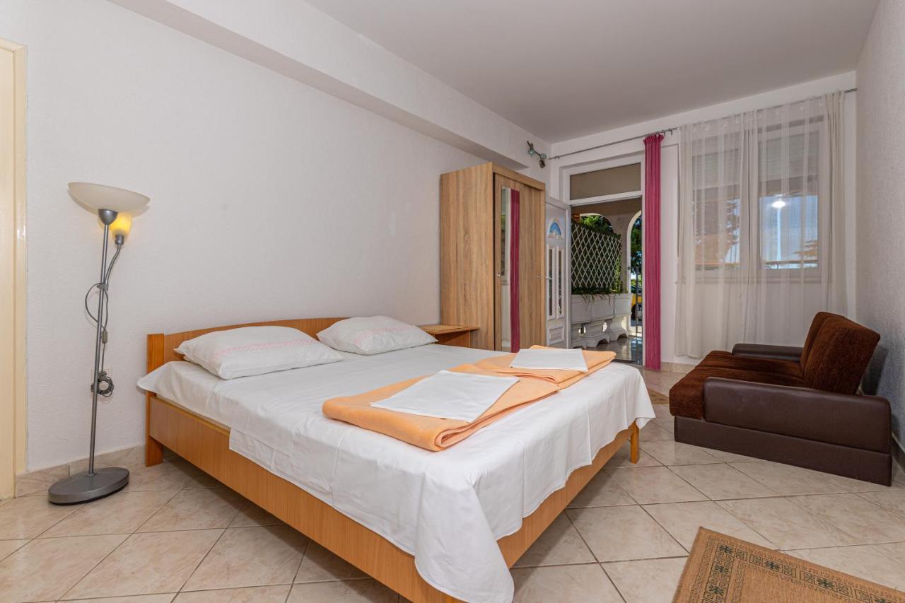 Apartmani Loki Dramalj Exterior foto