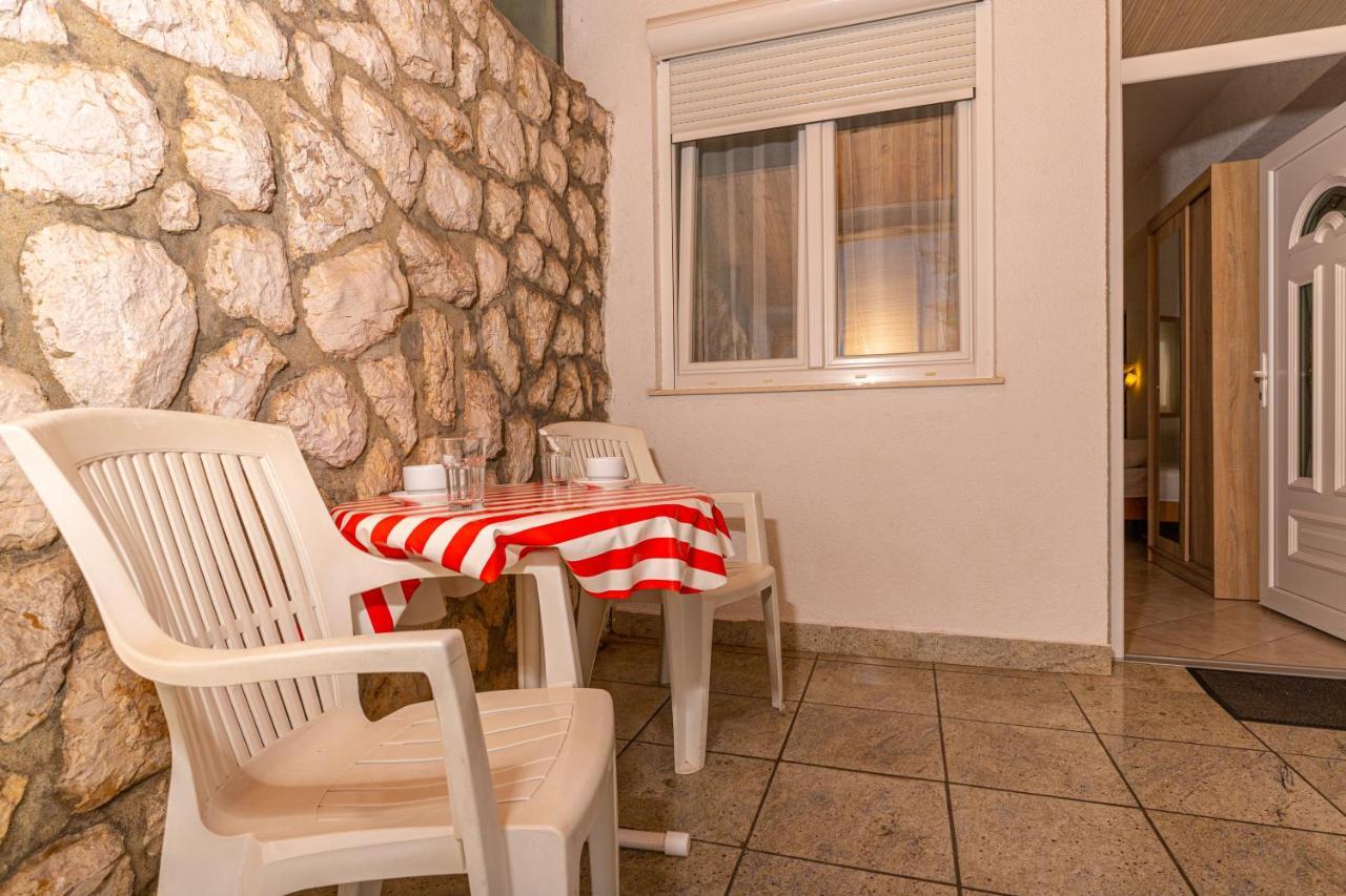 Apartmani Loki Dramalj Exterior foto
