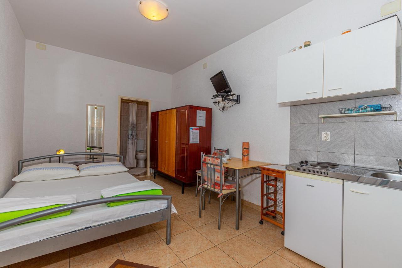 Apartmani Loki Dramalj Exterior foto