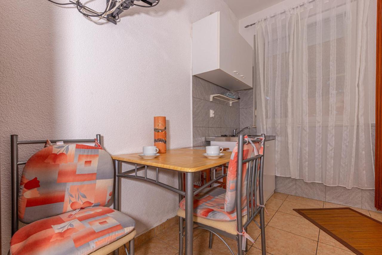 Apartmani Loki Dramalj Exterior foto