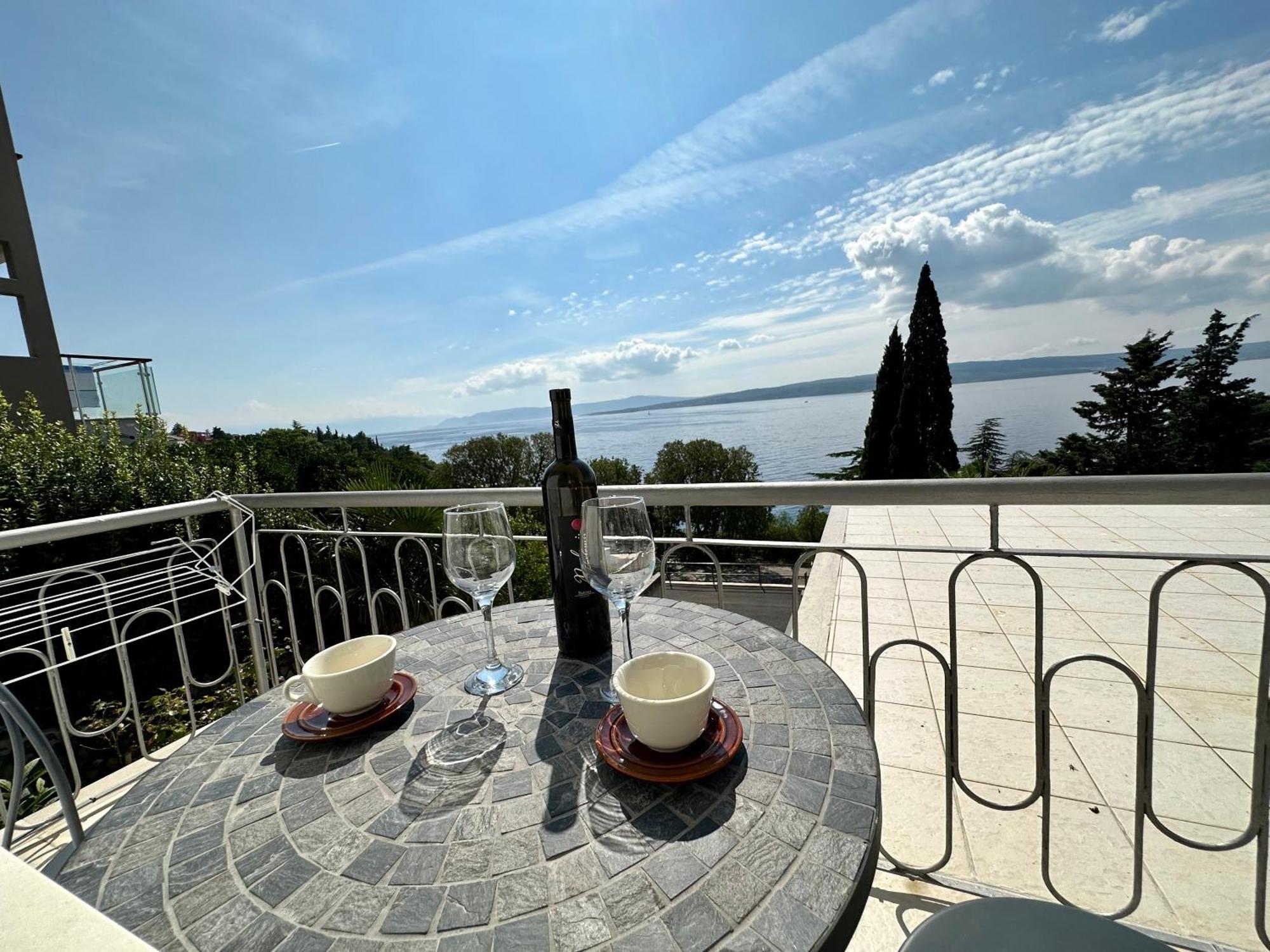 Apartmani Loki Dramalj Exterior foto